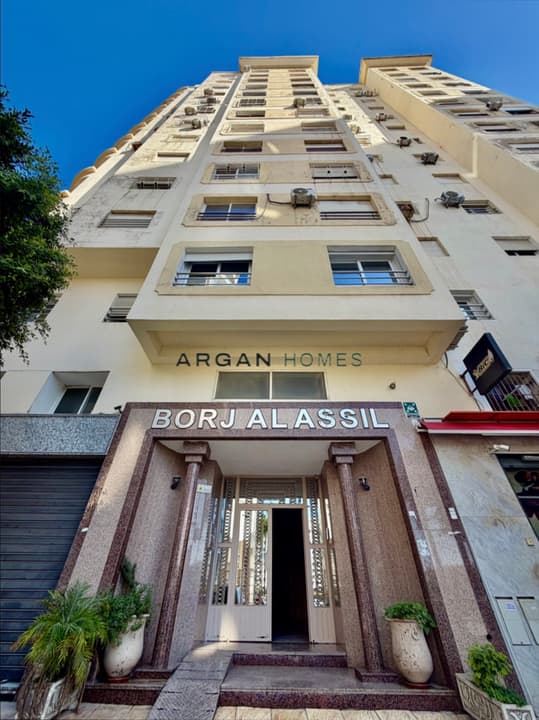 Piso de 2 Habitaciones con Vistas al Mar en Alquiler en Malabata, Tánger