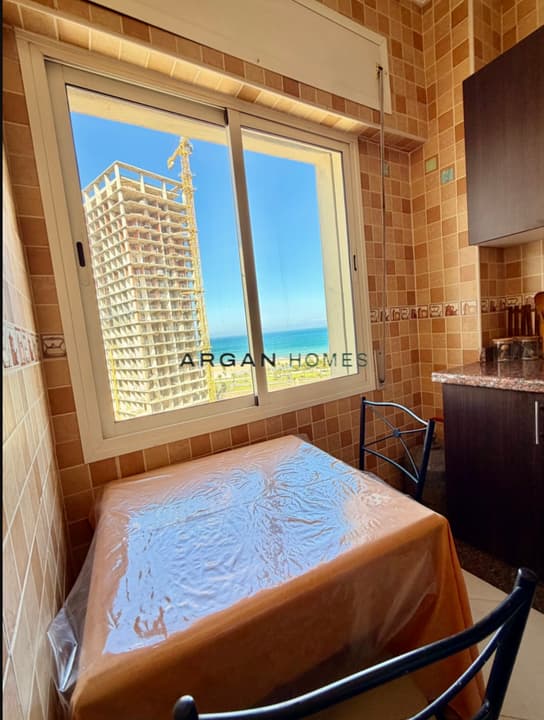 Piso de 2 Habitaciones con Vistas al Mar en Alquiler en Malabata, Tánger