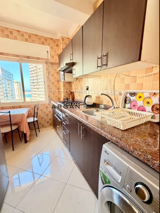 Piso de 2 Habitaciones con Vistas al Mar en Alquiler en Malabata, Tánger