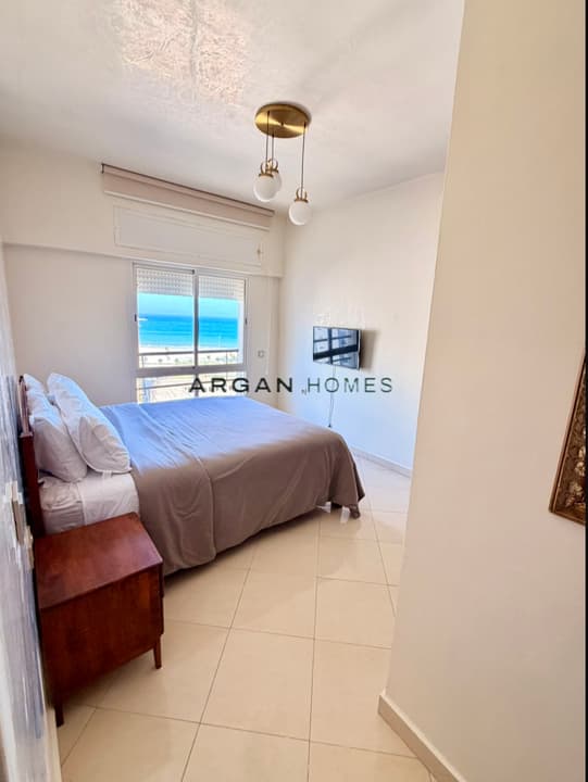 Piso de 2 Habitaciones con Vistas al Mar en Alquiler en Malabata, Tánger