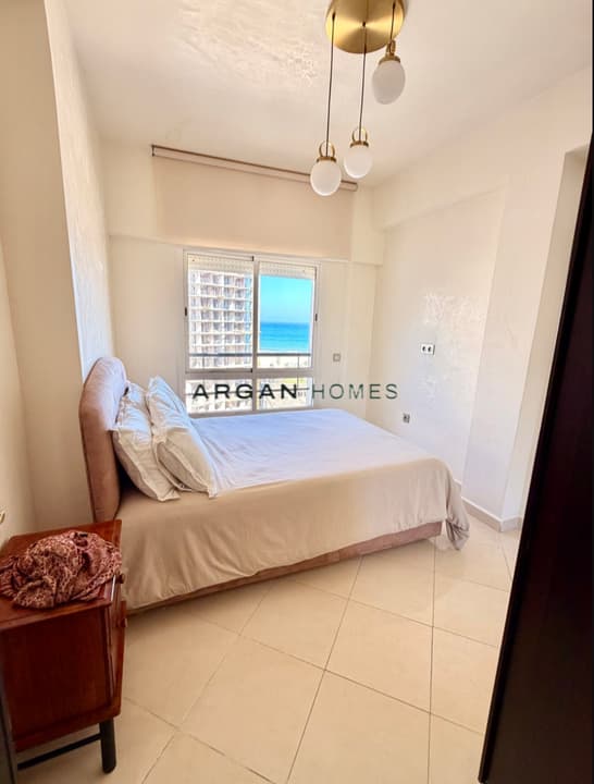 Piso de 2 Habitaciones con Vistas al Mar en Alquiler en Malabata, Tánger
