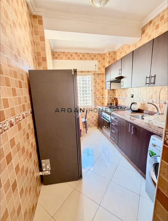 Piso de 2 Habitaciones con Vistas al Mar en Alquiler en Malabata, Tánger